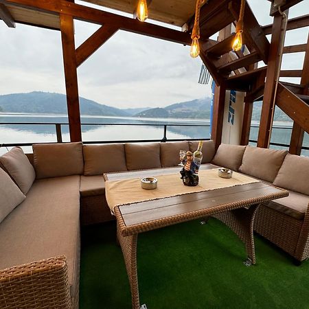 Holiday Bicaz Bungalows On The Lake Exteriör bild