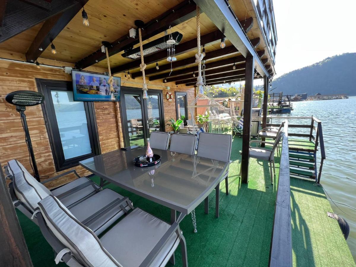 Holiday Bicaz Bungalows On The Lake Exteriör bild