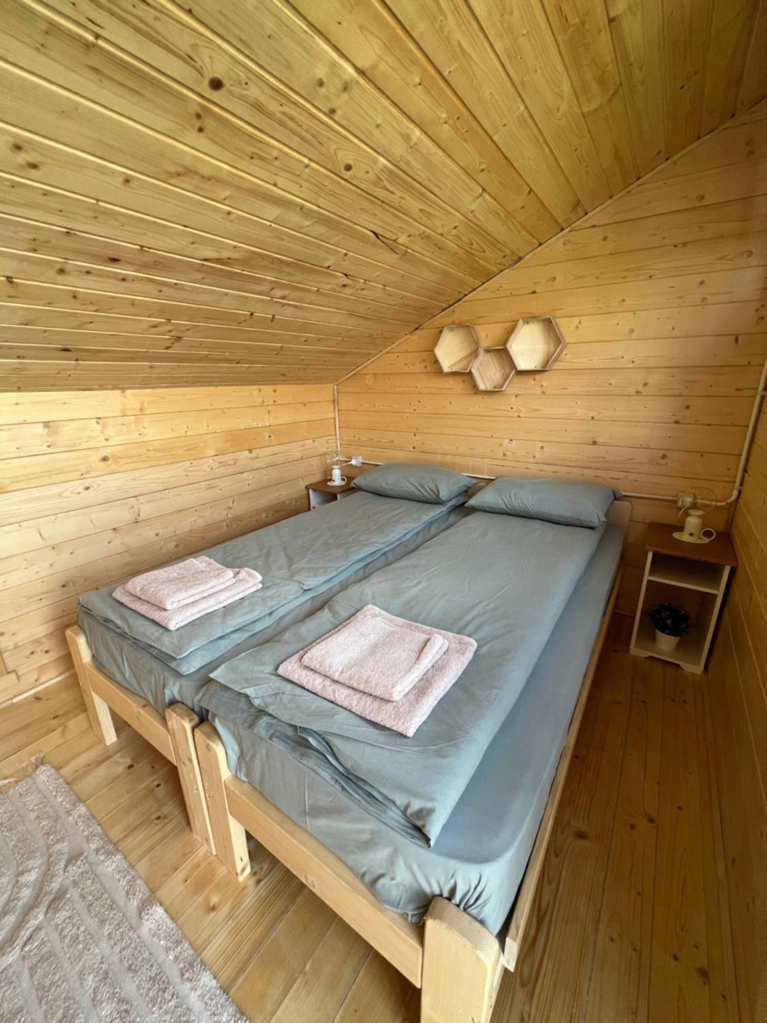 Holiday Bicaz Bungalows On The Lake Exteriör bild