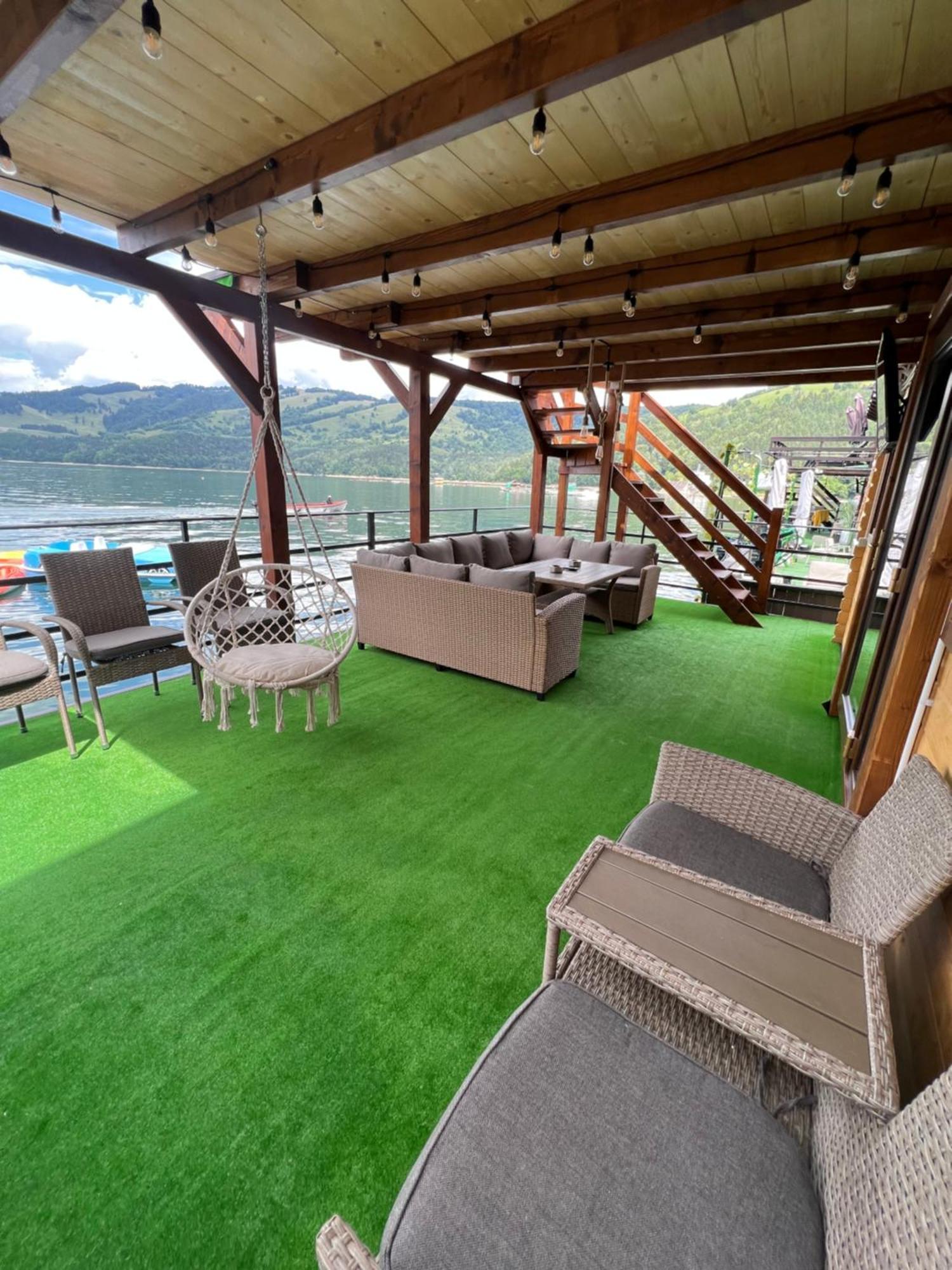 Holiday Bicaz Bungalows On The Lake Exteriör bild