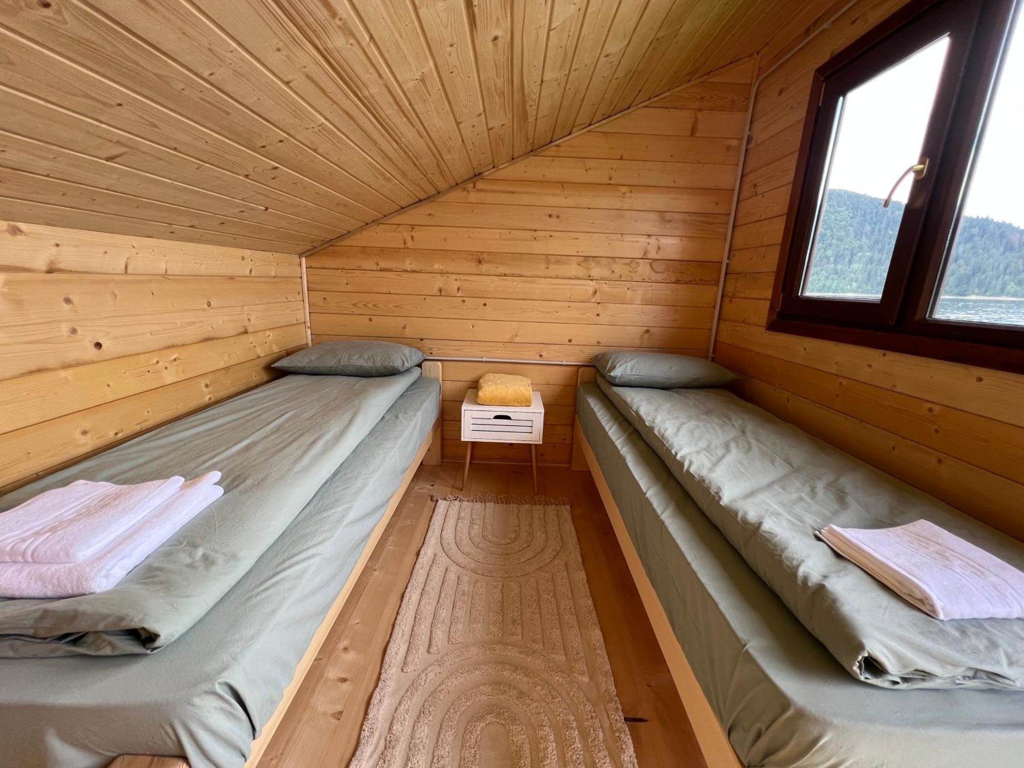 Holiday Bicaz Bungalows On The Lake Exteriör bild