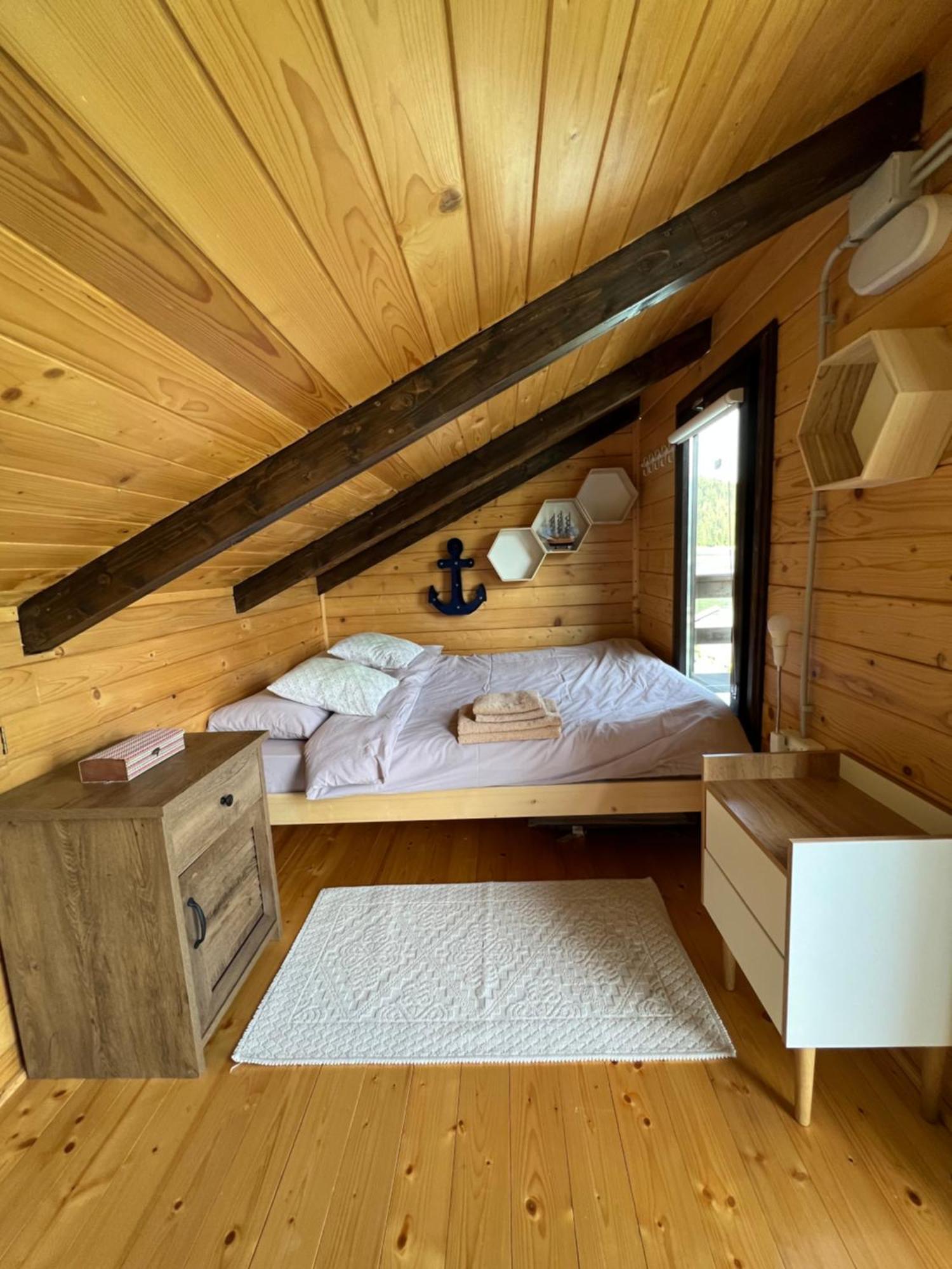 Holiday Bicaz Bungalows On The Lake Exteriör bild