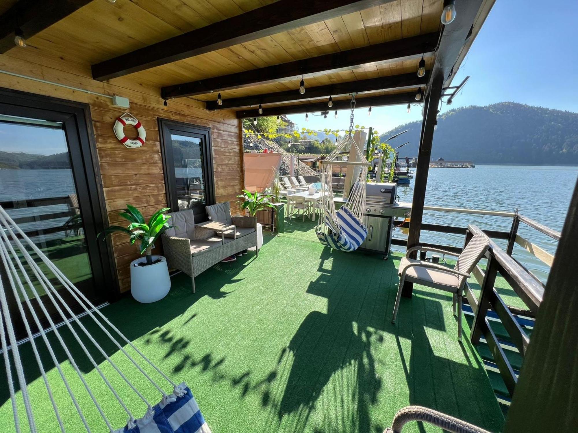 Holiday Bicaz Bungalows On The Lake Exteriör bild