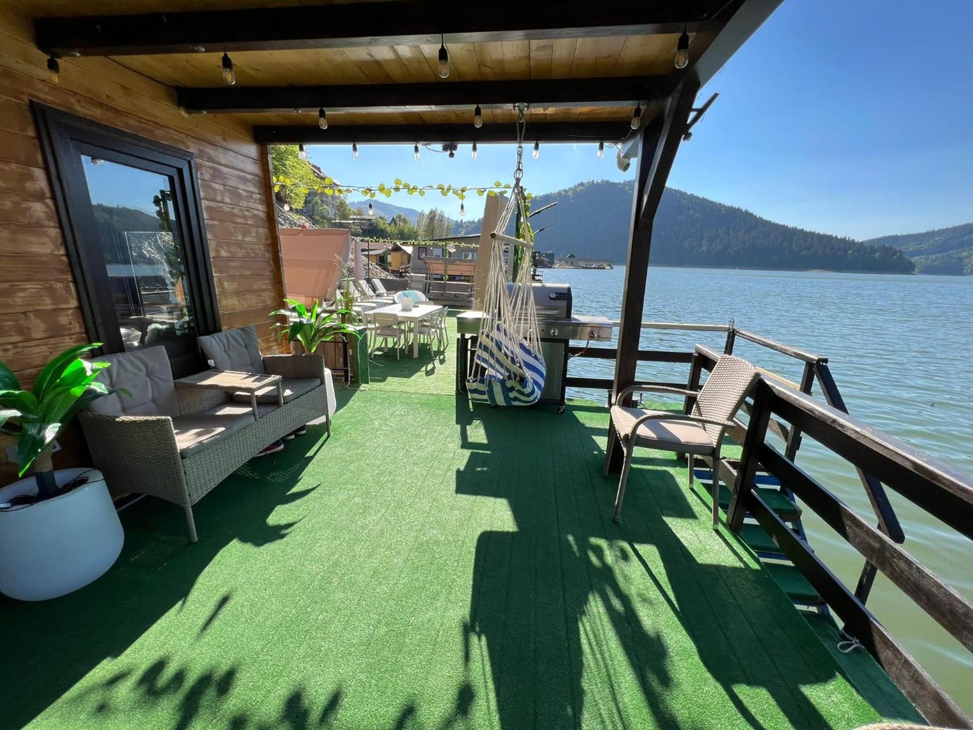 Holiday Bicaz Bungalows On The Lake Exteriör bild