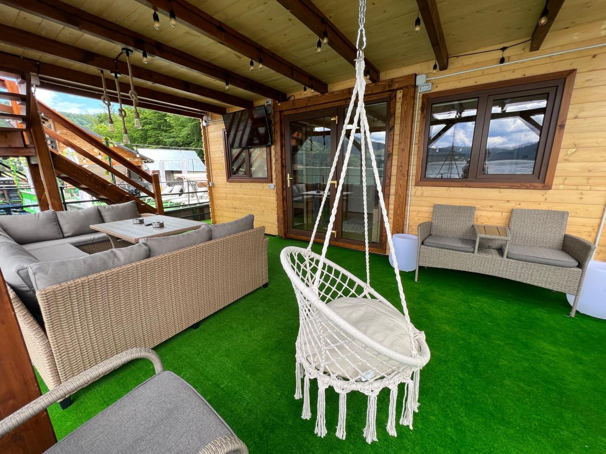Holiday Bicaz Bungalows On The Lake Exteriör bild