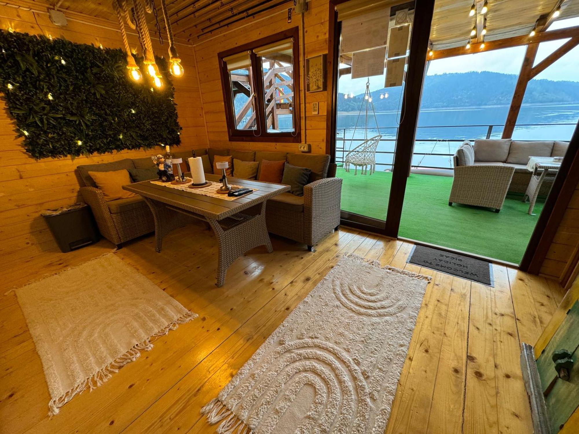 Holiday Bicaz Bungalows On The Lake Exteriör bild