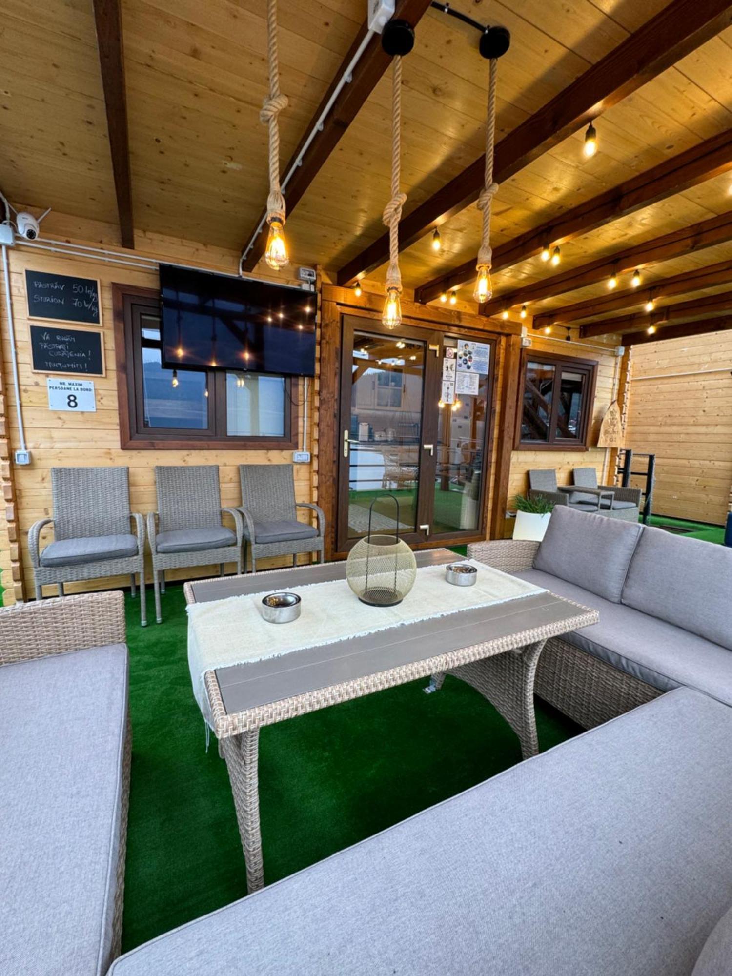 Holiday Bicaz Bungalows On The Lake Exteriör bild